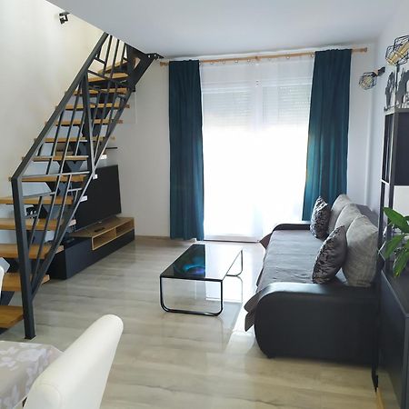 נין Apartmani Mira מראה חיצוני תמונה