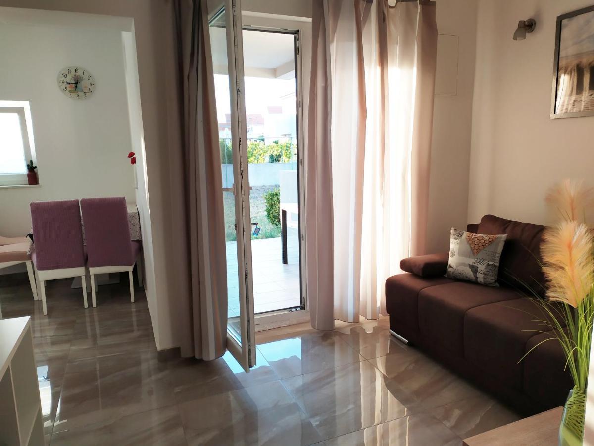 נין Apartmani Mira מראה חיצוני תמונה