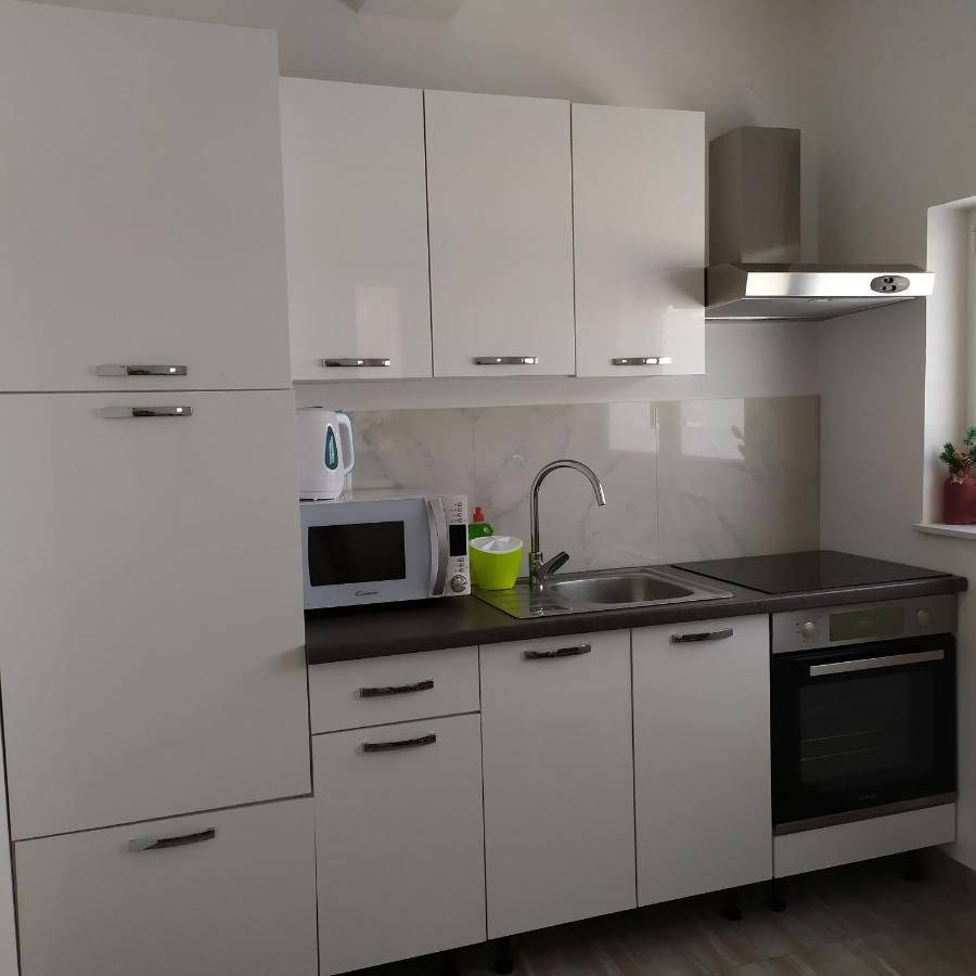 נין Apartmani Mira מראה חיצוני תמונה