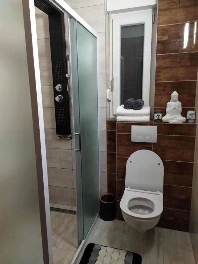 נין Apartmani Mira מראה חיצוני תמונה