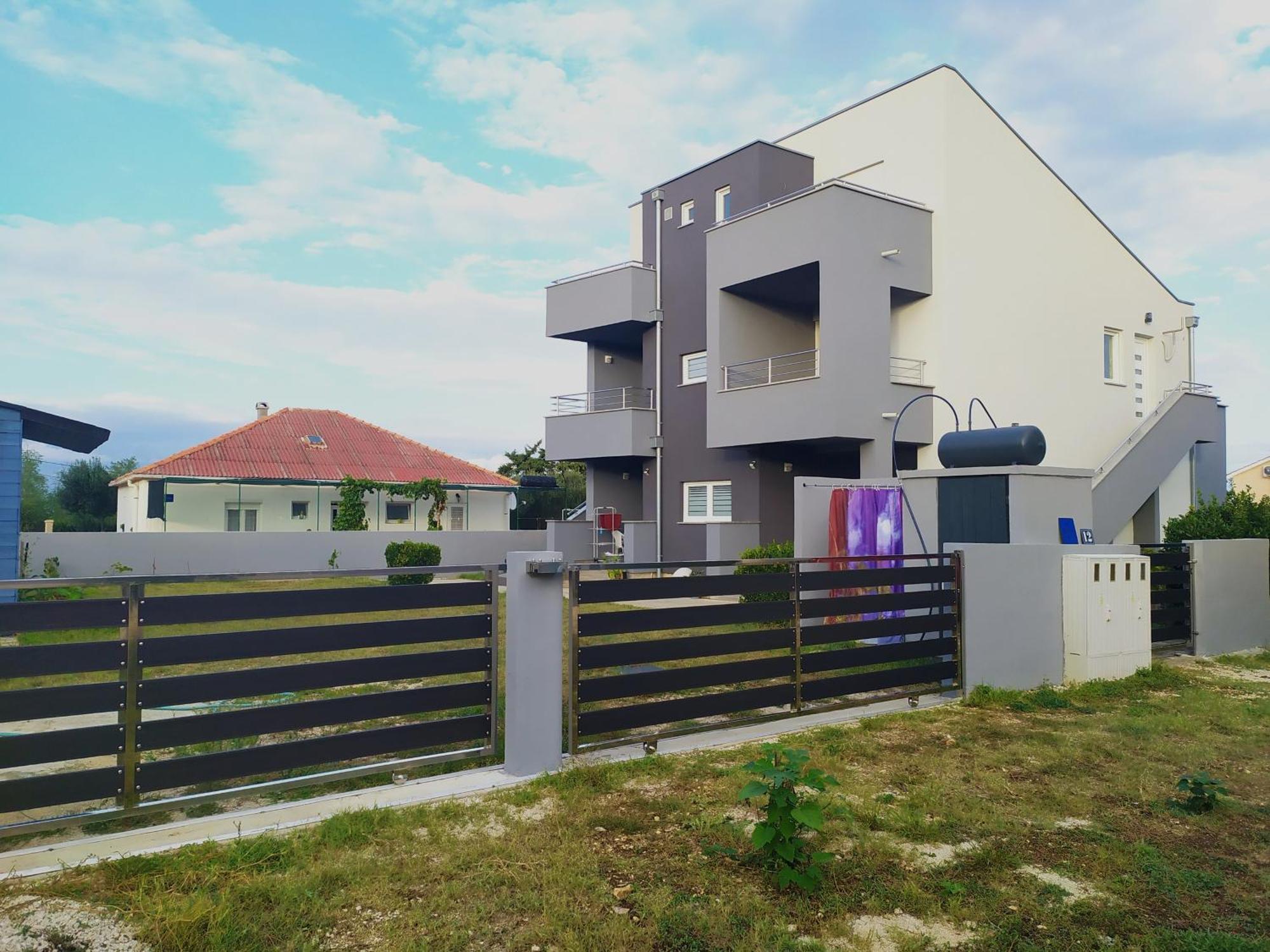 נין Apartmani Mira מראה חיצוני תמונה