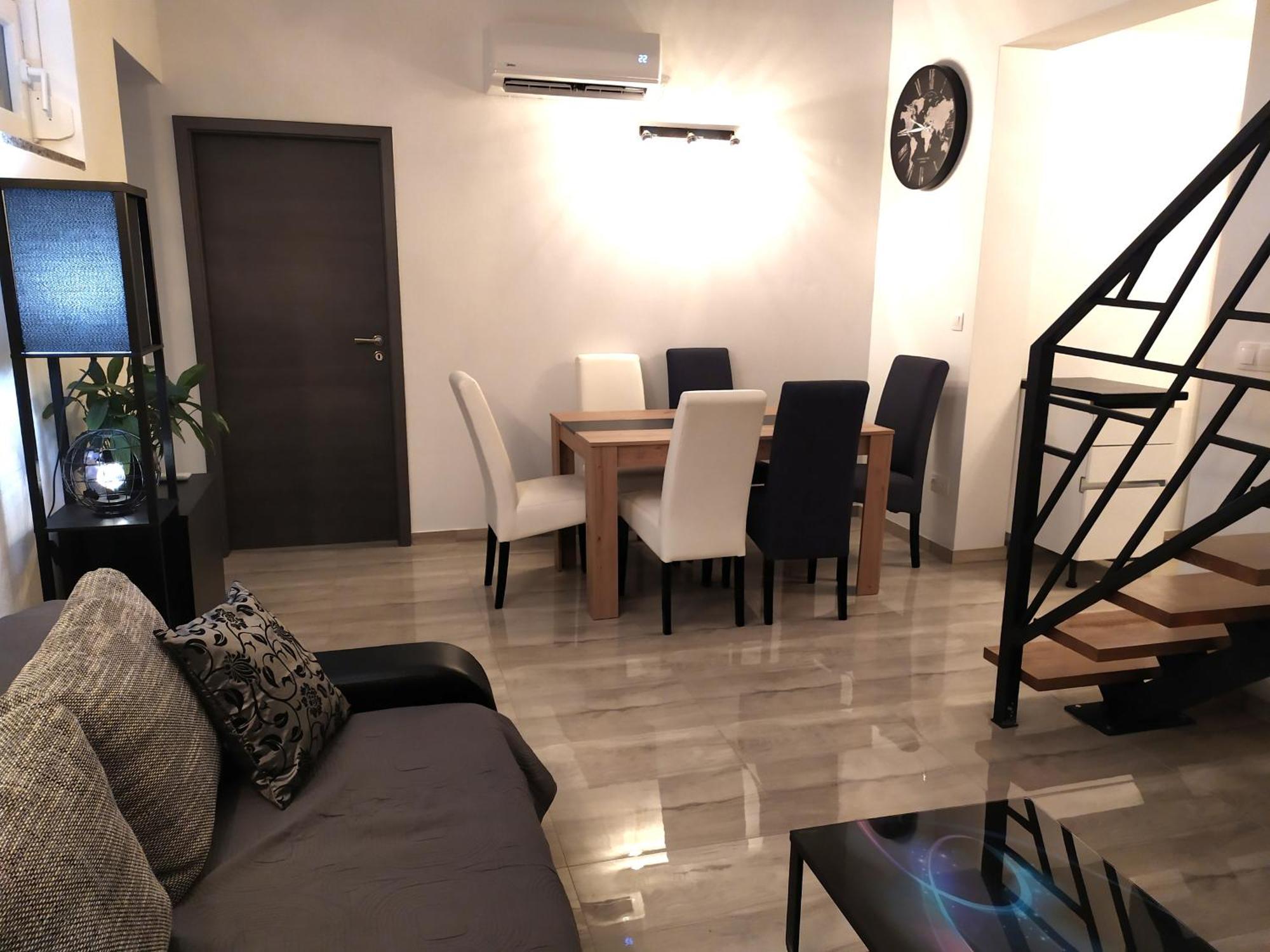 נין Apartmani Mira מראה חיצוני תמונה